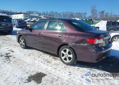 2013 Toyota Corolla Le Special Edition z USA, uszkodzony, nr VIN 2T1BU4EE5DC098589